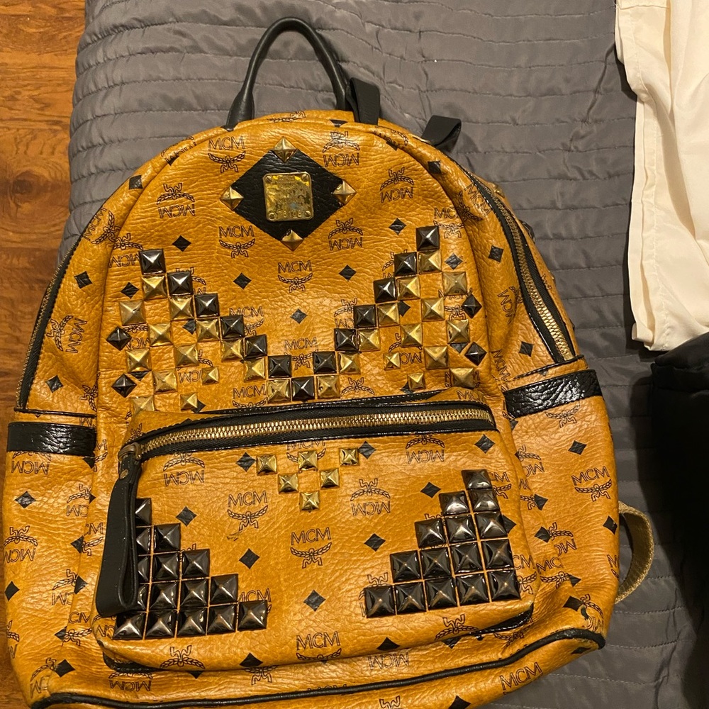 Customized Mcm backpack 🎒 - Picture 2 of 15